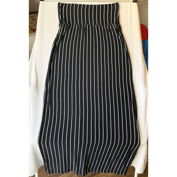 Green Envelope Los Angeles Women Long Skirt Size M Black White Striped Stretchy - Picture 8 of 8